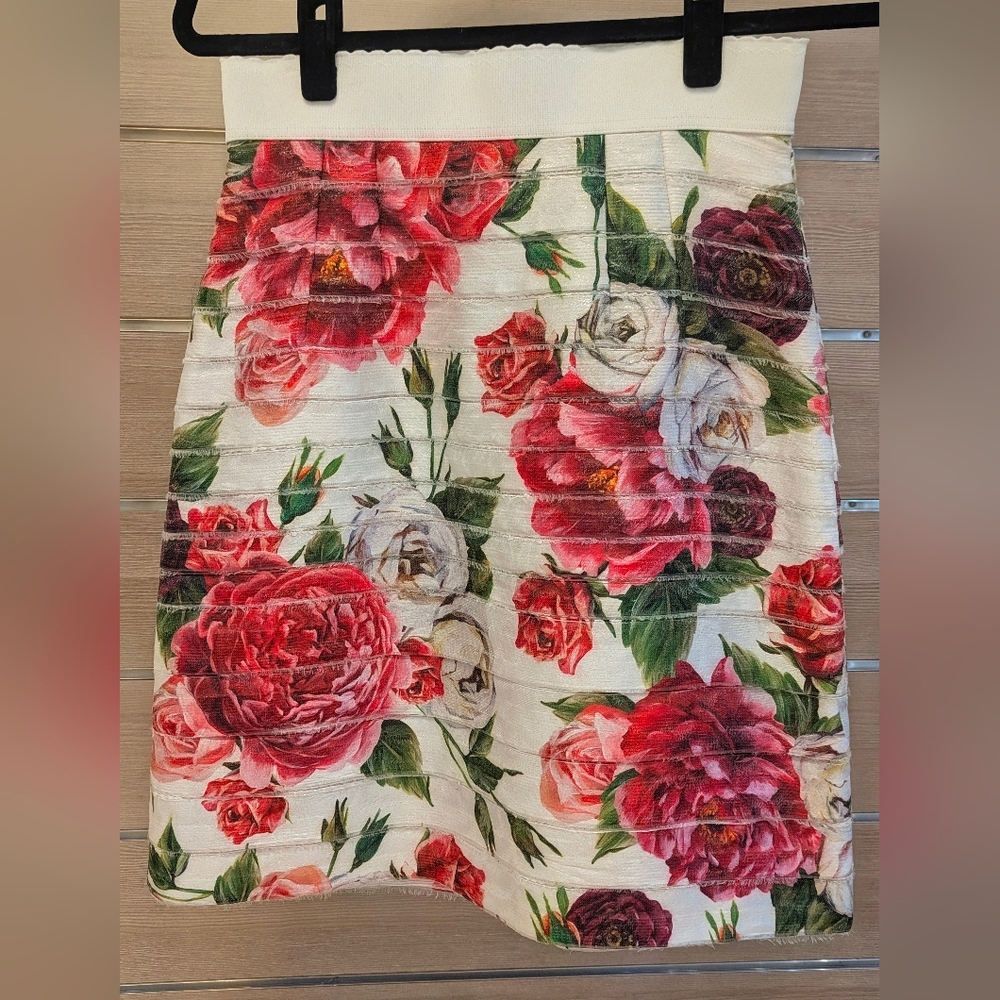 Dolce & Gabbana Feminine Floral A-Line Skirt, Size S, NWT, Knee Length - Picture 4 of 12